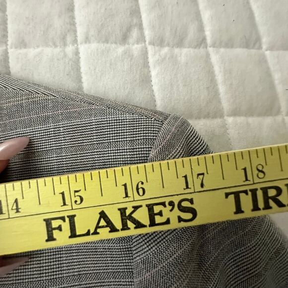 Tahari Skirt Suit Womens 14P Gray Check Pleated Hem Dainty Bow Detail Officewear - Picture 16 of 16